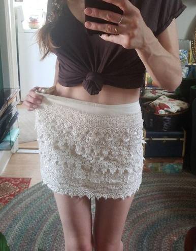 Sans Souci White, lace, mini skirt