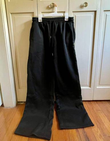 NWOT Black Sweatpants Size M