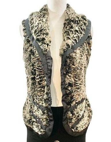 Krass&co Women’s Montana  Brown/black Faux Fur Button Vest