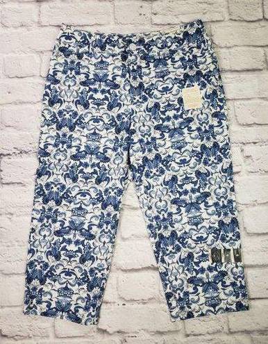 St. John’s Bay NEW St John's Bay Women's Size 6 Blue Floral Print Capri Pants Mid Rise