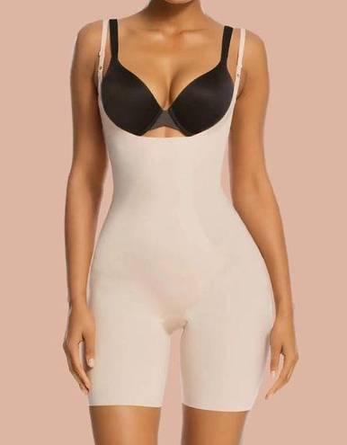 One Piece NWT ShaperX Nude Beige Shaping Bodysuit  Shapewear Size Small