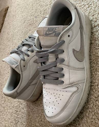 Nike Jordan 1 Low Sneakers