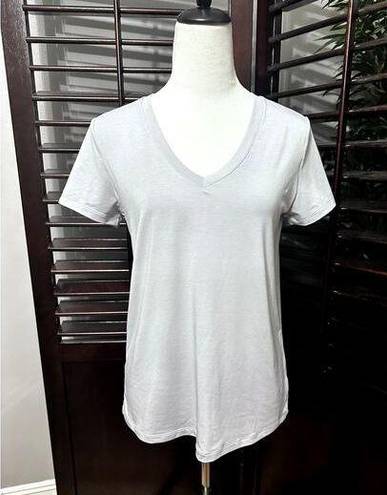 Zella  Women's Light Purple/Gray Short Sleeve V Neck T-Shirt S NWOT