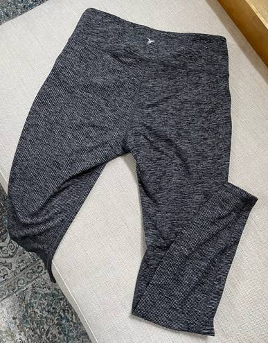 Old Navy Active Leggings in Grey size M
