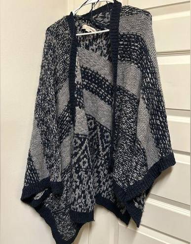 Loft Wool & alpaca poncho/shawl