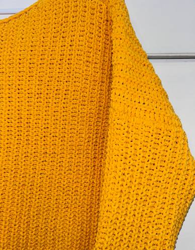 Hollister Yellow soft  sweater