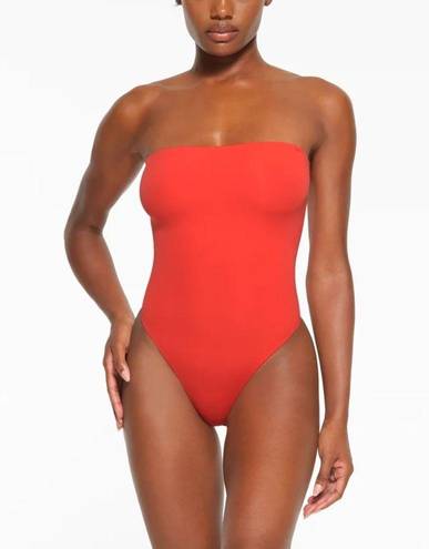 SKIMS FITS EVERYBODY STRAPLESS BODYSUIT neon Poppy 3387 size M