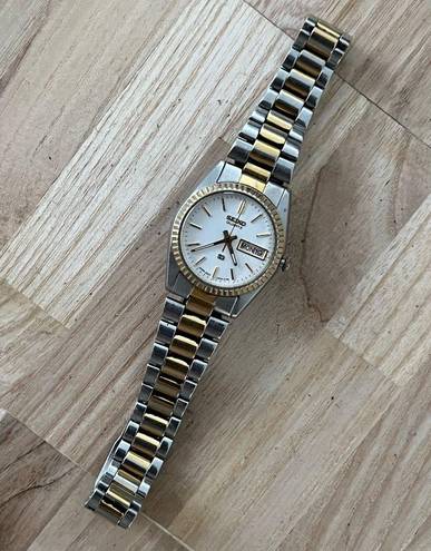 Seiko  Ladies Watch SQ Model Vintage Two Tone Bracelet White Dial Day Date Window