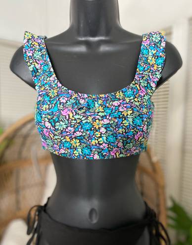 Raisin's  Ruffle Floral Bikini Top Size Small