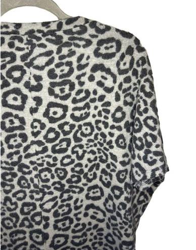 Harper Haptics by Holly  V-Neck Leopard Print Short Sleeve Gray Soft Tee Shirt