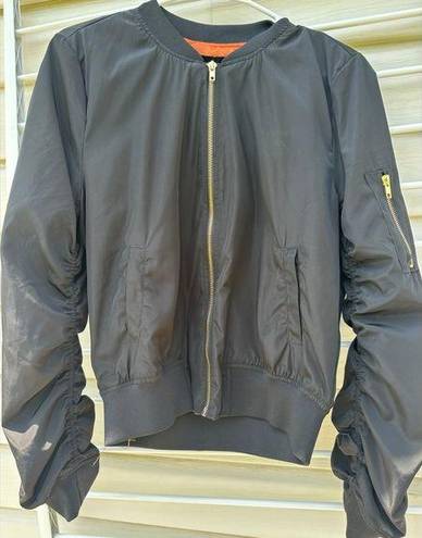 Love Tree  Women's Black Full Zip Lined Bomber Jacket
Size Large