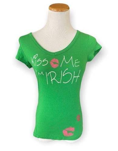 Miley Cyrus Womens  &  Max Azria Kiss Me I’m Irish V Neck Graphic Tee - Sz L