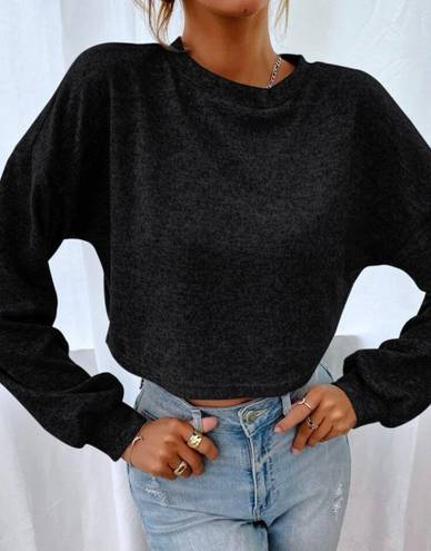 SheIn Black cropped long sleeve/sweater