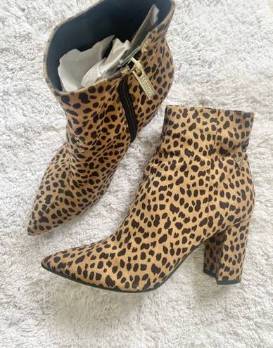 Guess The Cora Cheetah Print Bootie Size 7 Tan Black K255