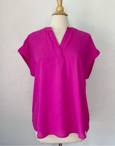 Cynthia Steffe Solid Fuchsia Short SleeveV-Neck Chiffon Blouse