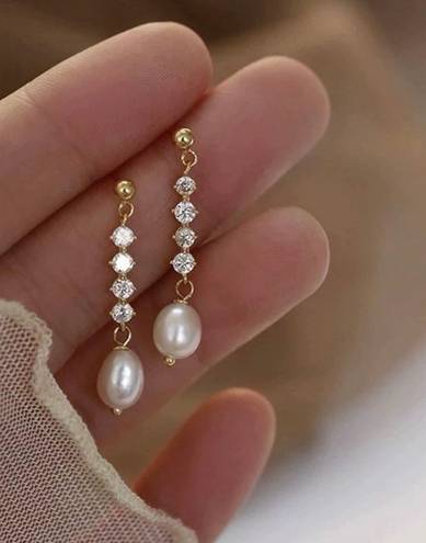 Elegant white pearl dangle drop earrings for women Gold