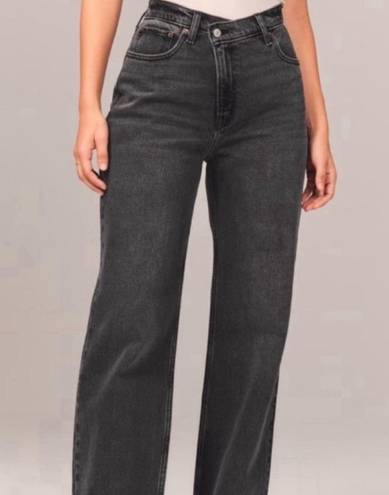 Abercrombie & Fitch The 90’s Slim Straight Ultra High Rise Criss Cross Waist