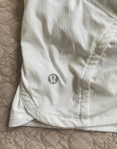 Lululemon White Speed Up Low-Rise Lined Short 2.5”