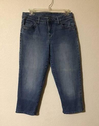 Sonoma Women Capri jeans. . Size 6.