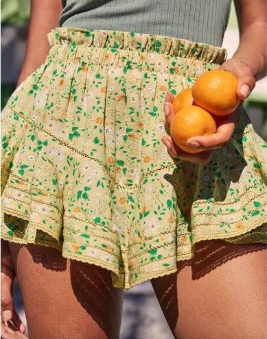 Aerie  rock n ruffle yellow floral lace trim mini skirt skort