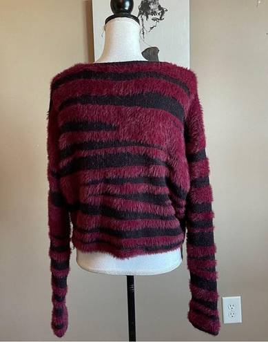 Miami  | Burgundy Zebra Print Eyelash Knit Cropped Sweater Sz M