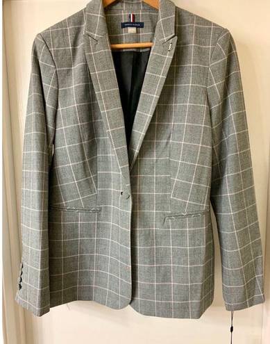 Tommy Hilfiger Plaid Blazer in Gray Size 12