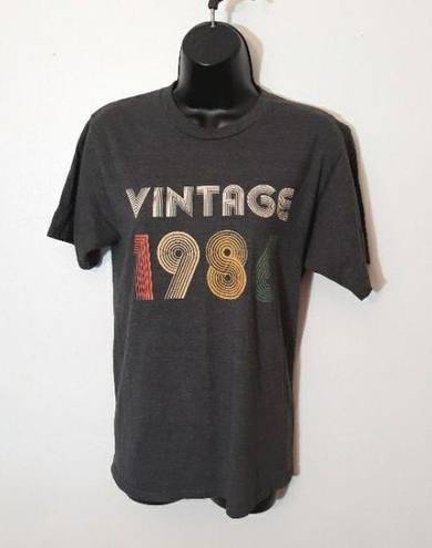 Krass&co Port and  "Vintage 1986" gray tshirt