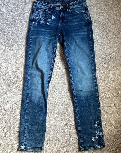 J.Jill Authentic Fit Blue Floral Embroidered Jeans. Size 4Tall