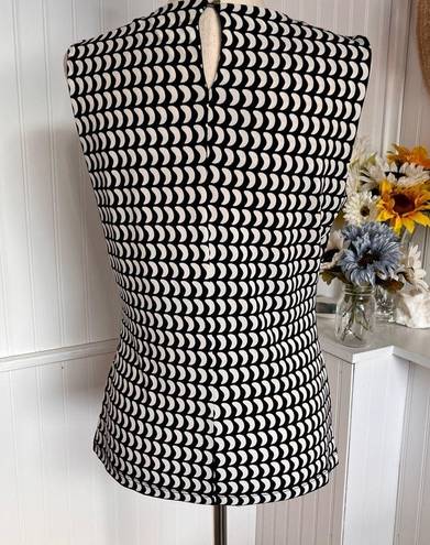 The Moon Black & White Sleeveless Blouse Marc New York