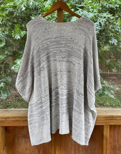 Universal Threads Universal Thread Women's Grey Knit Poncho One Size. NEW