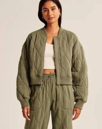 Abercrombie & Fitch Quilted Bomber Jacket