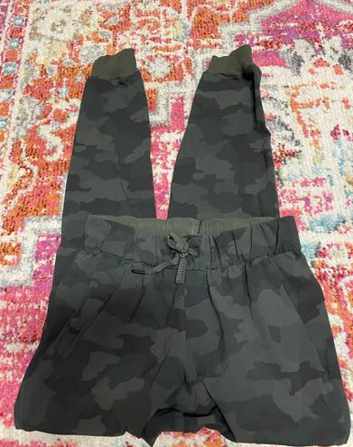 Lululemon camo joggers