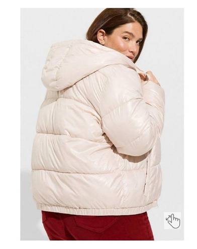 Torrid  Beige Champagne Cropped Hooded Puffer Jacket Sz.4 NWT