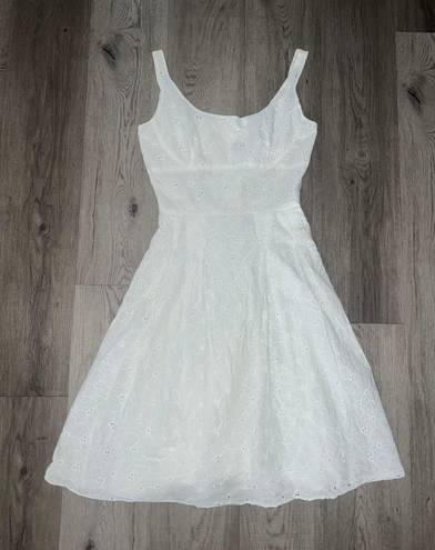 Vintage Charm Gorgeous Vintage Y2K Doen Style White Eyelet Midi Dress