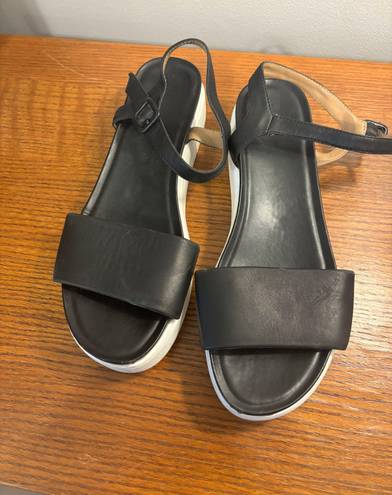 Platform Sandles Black Size 8