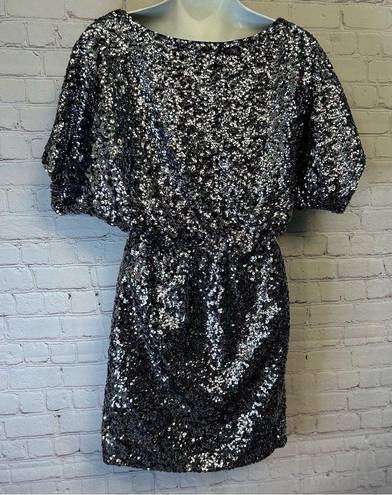 Molly green  NWT Sexy Silver Mini Party Dress size Small