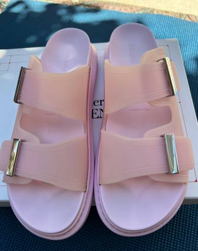 Alexander McQueen Oversize Slide Sandal pale pink vacation comfortable stylish