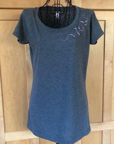 Tultex  soft grey shirt sleeve pink graphic T-shirt size Medium