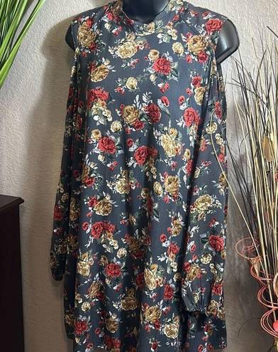 Angie  cold shoulder, long sleeve Boho dress size medium ￼