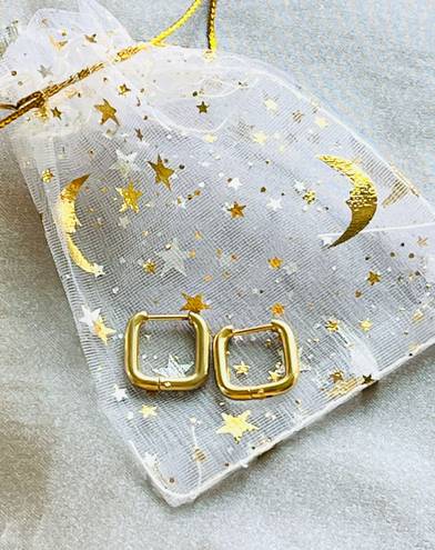 Free People 18K Square Huggie Hoop Earrings With Gift Bag 