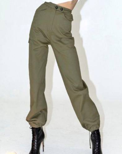 The Range  Structured Twill Cargo Pants in Khaki Green