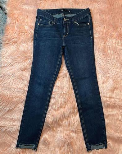 Harper  Woman’s Dark Wash Stretch Skinny Jeans Size 27