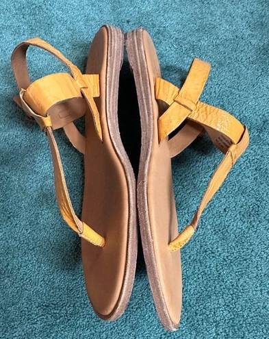 Kork-Ease  T-Strap Yellow Patent Leather Ankle Strap Thong Sandal Size 8