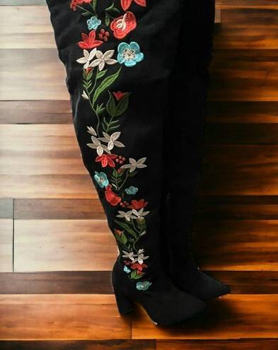 Qupid  Miss 10 Embroidered Floral Thigh High Boots Black Faux Suede Size 5.5‎