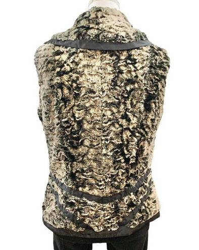 Krass&co Women’s Montana  Brown/black Faux Fur Button Vest