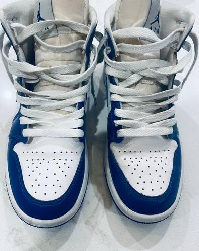 Jordan 1 Mid Kentucky Blue