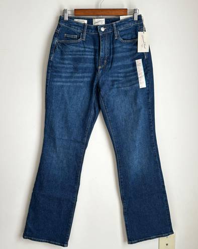 Universal Threads Universal Thread Women's High-Rise slim Bootcut Jeans in Blue wash Sz 6R/28 