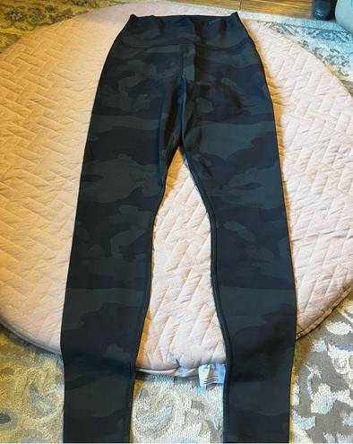 Alo Yoga Alo camo legging women’s size small