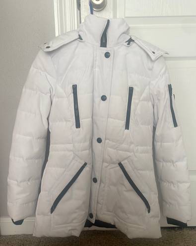 Guess Puffer Jacket With Detachable Hood