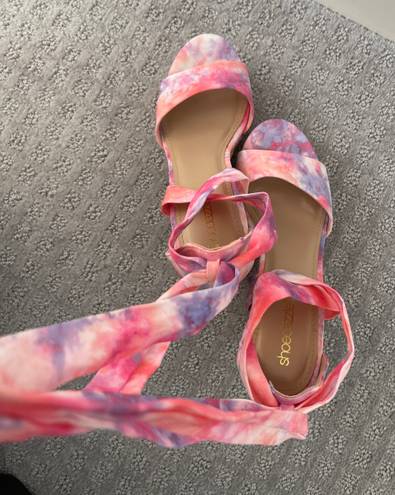 Shoedazzle Watercolor tie dye cork lace up wedges 